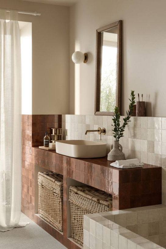 Modern bathroom with 100x100 Marazzi Lume Porcelain tile walls. Melbourne, Geelong, Shepparton, Ballarat, Bendigo, Mornington, Bellarine, Peninsula tiles. Victoria and Nationwide Delivery. Australia.